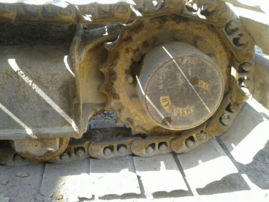 KOMATSU PC 60-6 รถบอดี้สวยเดิมสภาพดีพร้อมใช้งานได้เลยครับ เครื่องยนต์เดิมปั๊มเดิมๆแห้งดีแรงดีทำงานเร็วไม่โหลดครับ ภายในเก๋งสะอาดสวย คอนโทรลยาว ขับง่ายใช้งานได้คล่องตัวสุดๆ ภายนอกบูมอาร์มสวยไม่มีปะไม่มีดาม ช่วงล่างเอวแน่นดี โรลเลอร์ใบแทรกสภาพดีประมาณ 60\% พ