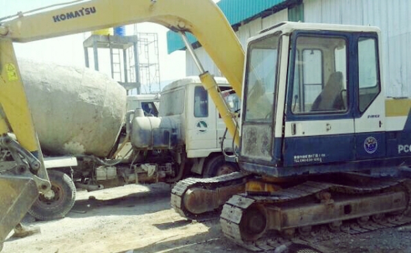 KOMATSU PC 60-6 รถบอดี้สวยเดิมสภาพดีพร้อมใช้งานได้เลยครับ เครื่องยนต์เดิมปั๊มเดิมๆแห้งดีแรงดีทำงานเร็วไม่โหลดครับ ภายในเก๋งสะอาดสวย คอนโทรลยาว ขับง่ายใช้งานได้คล่องตัวสุดๆ ภายนอกบูมอาร์มสวยไม่มีปะไม่มีดาม ช่วงล่างเอวแน่นดี โรลเลอร์ใบแทรกสภาพดีประมาณ 60\% พ KOMATSU PC 60-6 รถบอดี้สวยเดิมสภาพดีพร้อมใช้งานได้เลยครับ เครื่องยนต์เดิมปั๊มเดิมๆแห้งดีแรงดีทำงานเร็วไม่โหลดครับ ภายในเก๋งสะอาดสวย คอนโทรลยาว ขับง่ายใช้งานได้คล่องตัวสุดๆ ภายนอกบูมอาร์มสวยไม่มีปะไม่มีดาม ช่วงล่างเอวแน่นดี โรลเลอร์ใบแทรกสภาพดีประมาณ 60\% พ