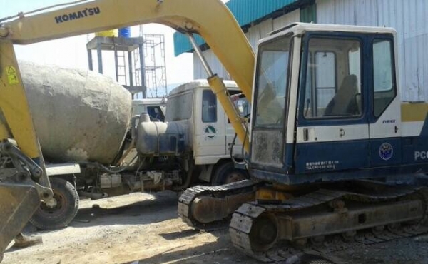 KOMATSU PC 60-6 รถบอดี้สวยเดิมสภาพดีพร้อมใช้งานได้เลยครับ เครื่องยนต์เดิมปั๊มเดิมๆแห้งดีแรงดีทำงานเร็วไม่โหลดครับ ภายในเก๋งสะอาดสวย คอนโทรลยาว ขับง่ายใช้งานได้คล่องตัวสุดๆ ภายนอกบูมอาร์มสวยไม่มีปะไม่มีดาม ช่วงล่างเอวแน่นดี โรลเลอร์ใบแทรกสภาพดีประมาณ 60\% พ