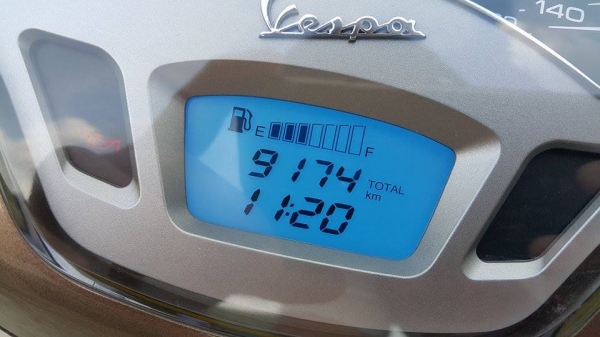 Vespa Primavera 150 3vie 2014 วิ่งน้อย สภาพโชว์รูม คุ้มราคาต่อรองได้ครับ