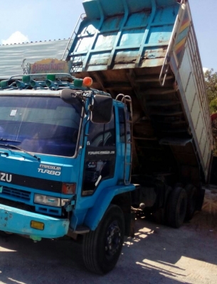 สิบล้อ อีซูซุ ร็อค 210 สโลส 2เพา ดั้มมีเนียม สภาพดีสวยพร้อมใช้ ทะเบียนพร้อมโอน