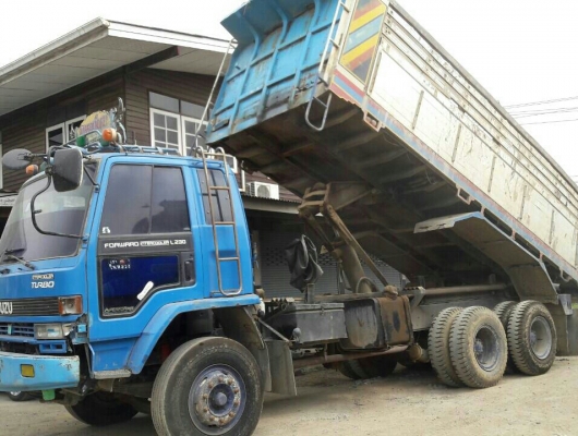 สิบล้อ อีซูซุ ร็อค 210 สโลส 2เพา ดั้มมีเนียม สภาพดีสวยพร้อมใช้ ทะเบียนพร้อมโอน
