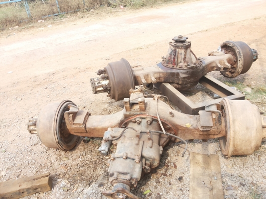 ขายชุดเพลาหลัง2เพลา HINO FM  มี2เส้น หน้าหลังไม่มีแหนบ