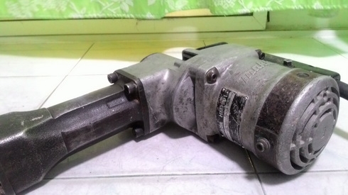 เครื่องสกัดคอนกรีต makita รุ่น HM1201แท้ๆ เดิมๆสภาพพร้อมทำงานได้เลยครับ