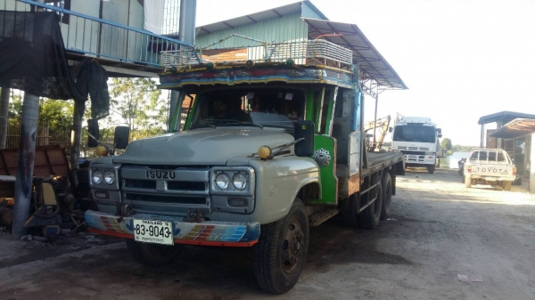 สิบล้อหางปลา 2 เพลา เครื่อง 165 แรง สโลกลาง รถพร้อมใช้งานขึ้นแม็คโคร 200 ได้