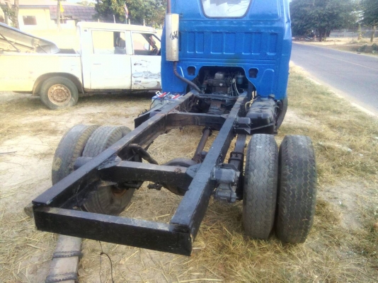 ขายรถหกล้อ ISUZU  เครื่อง 85 แรงม้า หัวคัดซีส์ เครื่องดีพร้อมใช้งาน