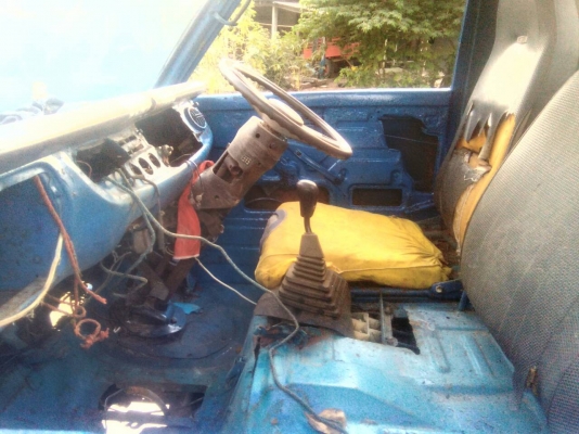 ขายรถหกล้อ ISUZU  เครื่อง 85 แรงม้า หัวคัดซีส์ เครื่องดีพร้อมใช้งาน