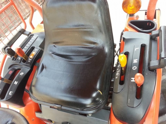 คูโบต้า B2420 4 WD พร้อมชุดหุ้มเกราะ ทำงาน 404 ชั่วโมง..สภาพดีมาก เล่มทะเบียนพร้อม