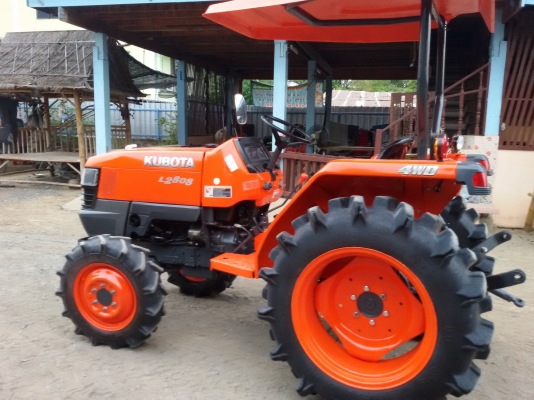 ปัญญาแทรคเตอร์..จัดมาให้ครับ ด่วน!!!คูโบต้า L2808  ตัวเปล่า