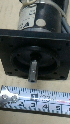 มอเตอร์ DC  MINERTIA พร้อม เอ็นโค้ดเดอร์ ที่ส่วนท้ายของมอเตอร์ เริ่มหมุนที่ 12 V.  แกนเพลาขนาดโตประมาณ 6 -8 มม. แรงบิดออกตัวดี  ( มี 6 ตัว)