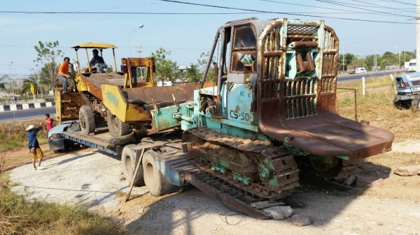 ขอบคุณลูกค้าชาวพิจิตรครับ ที่มาอุดหนุน ชื้อรถโรยหิน ทราย ยางมะตอย ครับ สนใจโทรหาเราครับ