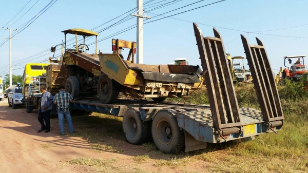 ขอบคุณลูกค้าชาวพิจิตรครับ ที่มาอุดหนุน ชื้อรถโรยหิน ทราย ยางมะตอย ครับ สนใจโทรหาเราครับ ขอบคุณลูกค้าชาวพิจิตรครับ ที่มาอุดหนุน ชื้อรถโรยหิน ทราย ยางมะตอย ครับ สนใจโทรหาเราครับ