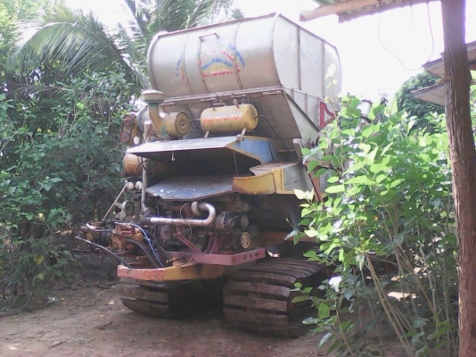 ขายรถเกี่ยว อุ้ม  เครื่อง JO8C turbo ปั้มไดกิ้น 22PV