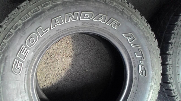 30x9.50R15 YOKOHAMA GEOLENDAR A/T-S มี 2 เส้น tel.081-427-3941 ไอดีไลน์ autobot107 30x9.50R15 YOKOHAMA GEOLENDAR A/T-S มี 2 เส้น tel.081-427-3941 ไอดีไลน์ autobot107