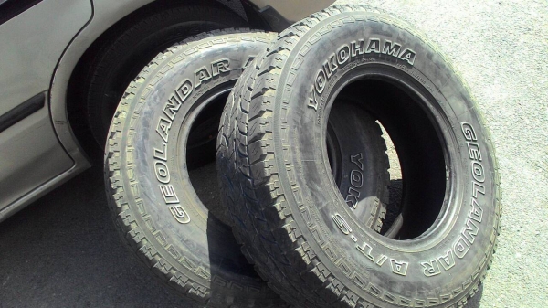 30x9.50R15 YOKOHAMA GEOLENDAR A/T-S มี 2 เส้น tel.081-427-3941 ไอดีไลน์ autobot107 30x9.50R15 YOKOHAMA GEOLENDAR A/T-S มี 2 เส้น tel.081-427-3941 ไอดีไลน์ autobot107
