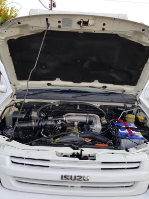 D-MAX 2500 รถมือเดียว ตู้แห้ง สวยเดิมไม่มีชนหนัก สีสวยพร้อมใช้งาน