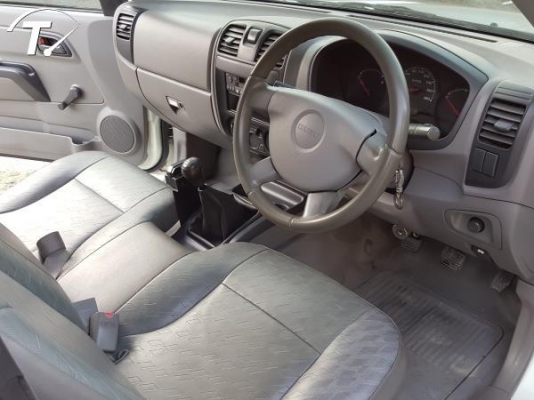 D-MAX 2500 รถมือเดียว ตู้แห้ง สวยเดิมไม่มีชนหนัก สีสวยพร้อมใช้งาน