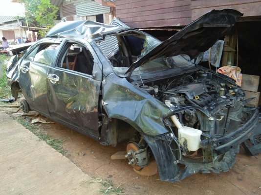 เป็น วีออส 2003 ขายเป็น อะไหล่ หรือ ยกคัน ครับ