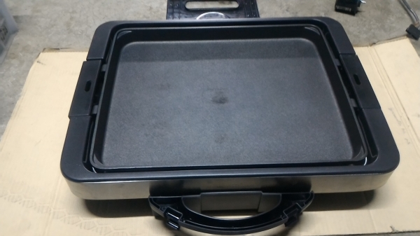 กะทะไฟฟ้าเอนกประสงค์ของใหม่ ยี่ห้อ MITSUBISHI ออกแบบให้พกพาไปง่ายๆ