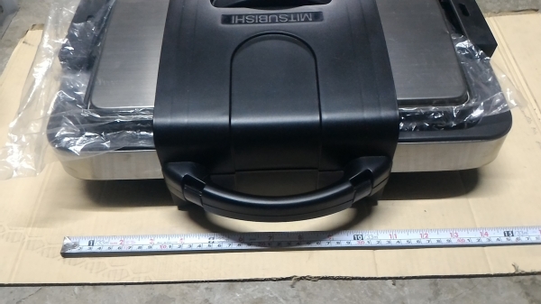 กะทะไฟฟ้าเอนกประสงค์ของใหม่ ยี่ห้อ MITSUBISHI ออกแบบให้พกพาไปง่ายๆ