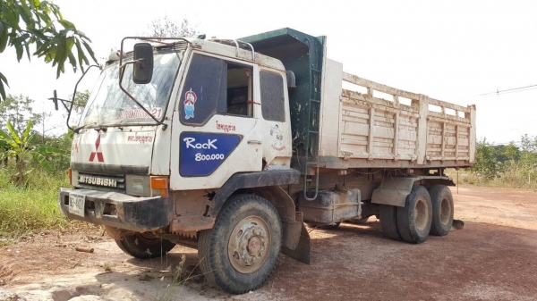 ขาย 10 ล้อดั้ม ไอ้หลง FN527M-TD เครื่องเดิม 6D16 195 แรงม้า เกียร์ 10 สปีด เฟืองท้าย ROCKY 240 รถใช้งานอยู่ เล่มทะเบียนพร้อมโอนครับ