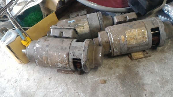 มอเตอร์เกียร์ทดDC ยี่ห้อ MIKI  ขนาด 200 W. อัตราที่ 25 : 1 แรงบิดสูง มีเอ็นโค้ดเดอร์นับรอบที่ส่วนท้าย