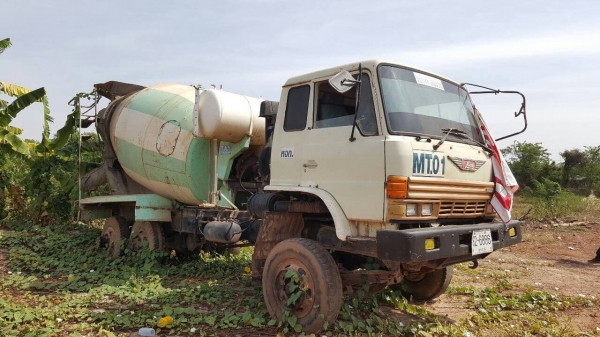 ขาย รถโม่ปูน 6 คิว 10 ล้อ 2 เพลา เครื่อง PD6-T 260 แรงม้า คัสซีสวยตลอดเส้น ช่วงล่างดี โม่สวยใช้งานได้ดี ทะเบียนพร้อมโอนครับ