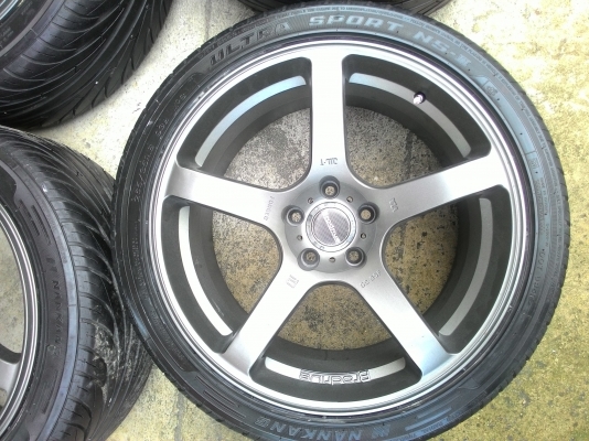 ล้อ prodrive ขอบ18 5รู 114.3  หน้า 8.5 หลัง 9.5   ให้ยางไป 8 เส้น คุ้มๆๆ ขายขาดทุนอย่างเดียว