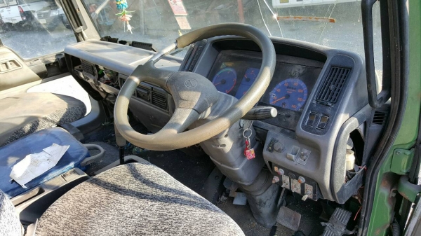 ขายรถHINO FF175KA เครื่องEH700 6เกียร์ ยาง9:00-20 โทร.080-1085007บอล