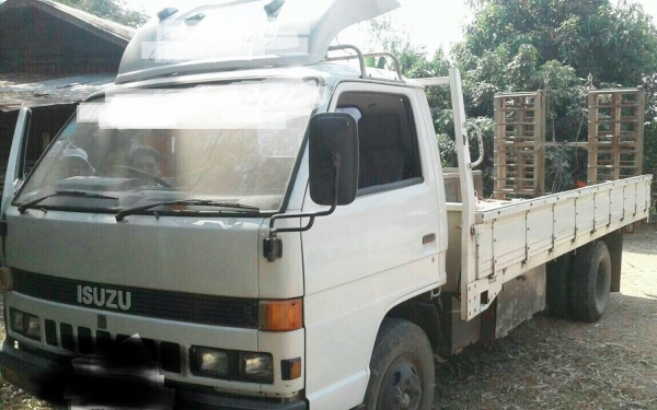 ISUZU NPR 115 HP 4BD1 รถบรรทุกหกล้อ กระบะเหล็กคาร์โก้ความยาว 5 เมตรมีหางพับขึ้นรถไถครบพร้อม ภายในเก๋งคอนโซลครบ พวงมาลัยเพาเวอร์ ช่วงล่างเดิมๆคัชซีไม่แตกไม่บวม ยาง 8.25 ขอบ 16 สภาพดีพร้อมใช้งาน เอกสารทะเบียนครบพร้อมโอน ราคาต่อรองได้ครับ ISUZU NPR 115 HP 4BD1 รถบรรทุกหกล้อ กระบะเหล็กคาร์โก้ความยาว 5 เมตรมีหางพับขึ้นรถไถครบพร้อม ภายในเก๋งคอนโซลครบ พวงมาลัยเพาเวอร์ ช่วงล่างเดิมๆคัชซีไม่แตกไม่บวม ยาง 8.25 ขอบ 16 สภาพดีพร้อมใช้งาน เอกสารทะเบียนครบพร้อมโอน ราคาต่อรองได้ครับ