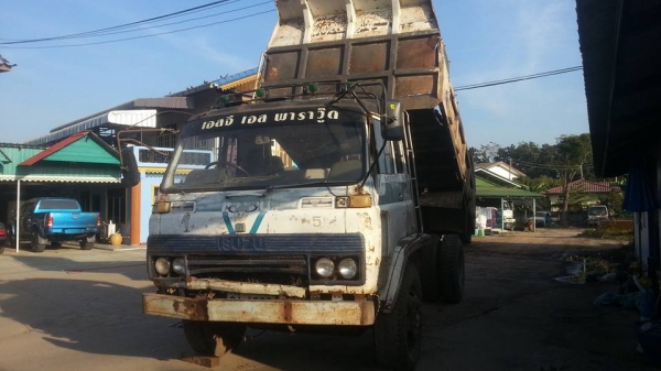 ขายหกล้อดั้ม 175 รถห้างไทย ยาง 900 เครื่องดีคัชชีสวย เอกสานพร้อม  ช่วงล่างใหญ่