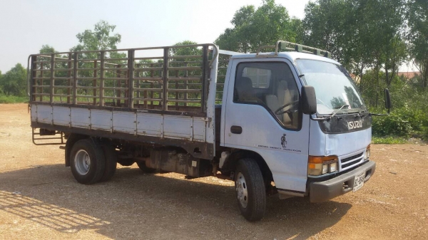 ISUZU-NPR.เครื่อง120.ฝาขาว4,30.เมตร..ใช้น้อย.สภาพพร้อมใช้งาน.ราคา.375,000 ISUZU-NPR.เครื่อง120.ฝาขาว4,30.เมตร..ใช้น้อย.สภาพพร้อมใช้งาน.ราคา.375,000