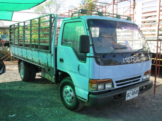 ISUZU-NPR.เครื่อง120.ฝาขาว4,30.เมตร..ใช้น้อย.สภาพพร้อมใช้งาน.ราคา.375,000