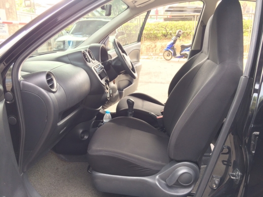 NISSAN MARCH 1.2E ปี 2010 รถมือเดียวไม่เคยเชี่ยวชน อุปกรณ์ครบ พร้อมโอน