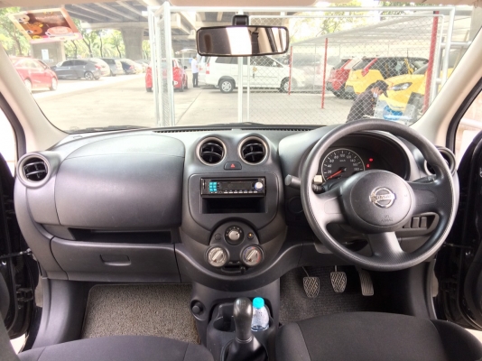 NISSAN MARCH 1.2E ปี 2010 รถมือเดียวไม่เคยเชี่ยวชน อุปกรณ์ครบ พร้อมโอน