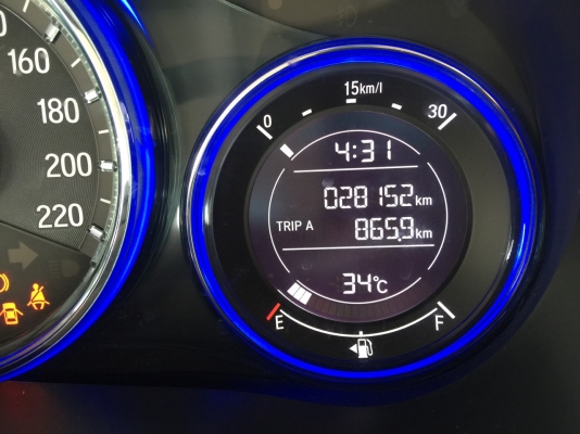 Honda New City 1.5V ปี 2014 รถมือเดียวสภาพใหม่ป้ายแดง ไมล์น้อย 27.xxx ก.ม ไม่มีชน พร้อมใช้งาน