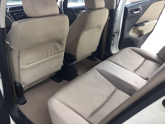 Honda New City 1.5V ปี 2014 รถมือเดียวสภาพใหม่ป้ายแดง ไมล์น้อย 27.xxx ก.ม ไม่มีชน พร้อมใช้งาน