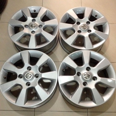 -----ขายแล้ว-----ล้อแม็กซ์ 15 นิ้ว NISSAN