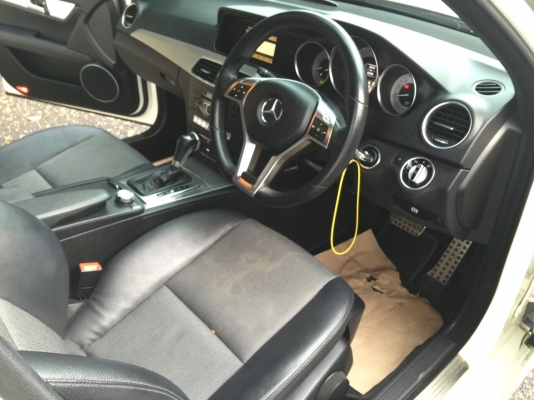 Benz C180 ปี 2011 รถมือเดียว อุปกรณ์ครบเอกสารพร้อมโอน