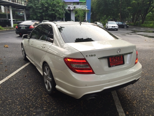 Benz C180 ปี 2011 รถมือเดียว อุปกรณ์ครบเอกสารพร้อมโอน