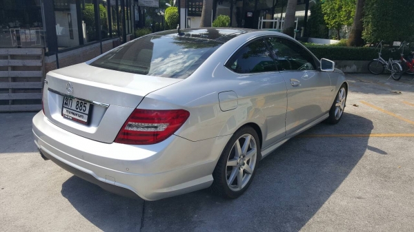 Benz C180 Coupe ปี 2012 รถมือเดียว สภาพป้ายแดง ไมล์แท้วิ่งน้อย อุปกรณ์ครบเอกสารพร้อมโอน