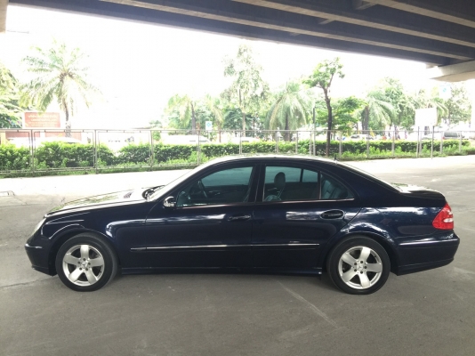Benz E-240 โฉม W211 ปี 2003 รถมือเดียวสวยมาก ไม่เคยมีประวัติเชียวชน เดิมทั้งคัน อุปกรณ์ครบเอกสารพร้อมโอน