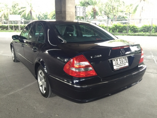 Benz E-240 โฉม W211 ปี 2003 รถมือเดียวสวยมาก ไม่เคยมีประวัติเชียวชน เดิมทั้งคัน อุปกรณ์ครบเอกสารพร้อมโอน