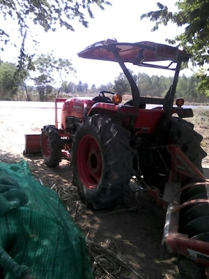 ขายรถไถ KUBOTA L4708 ใช้งานน้อย อุปกรณ์ครบ ดันหน้า ผานหลัง 1&times;&times;&times;ชม. สนใจโทร 090-8588220คุณนะ 093-3258446คุณบิว หรือเข้าดูสินค้าอื่นๆได้ที่ www.truck.in.th/498 หรือเพจFacebook ณรงค์ ซื้อขายรถมือสอง (เว็บไซต์ส่วนตัว) หรือFacebook คุณนะ รถบร