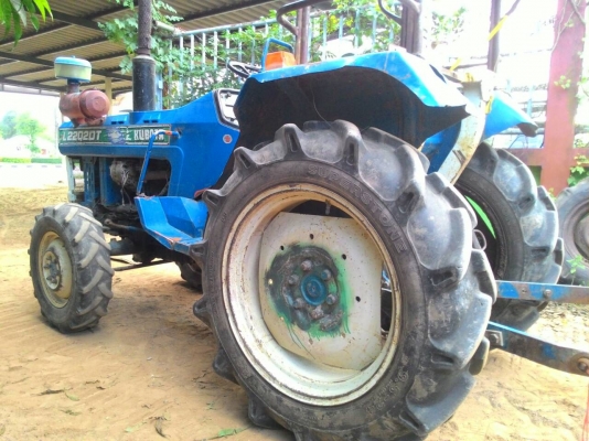 ขายรถไถ KUBOTA L2202 ราคา 68,000  รถอยู่ อ.แกลง ระยอง มีรถขนส่งบริการทั่วไทย  และยังมีอีกหลายรุ่นให้เลือก สนใจสอบถามได้ DC Tractor Rayong 0818618678,0899347475 id line=0818618678 ,,,    id line=carbonthai