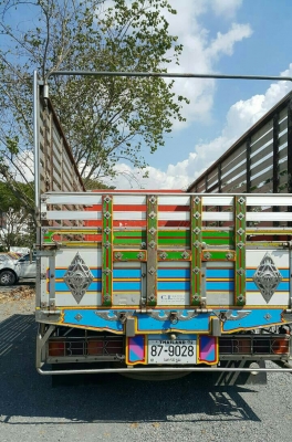 หกล้อ ฮีโน่ FC9J145ปี52 ซี่รี่ 500 ช่วงยาว 5.50ม กะบะมีเนียมทั้งลูก สภาพดีสวยบางเดิม ทะเบียนพร้อมโอน