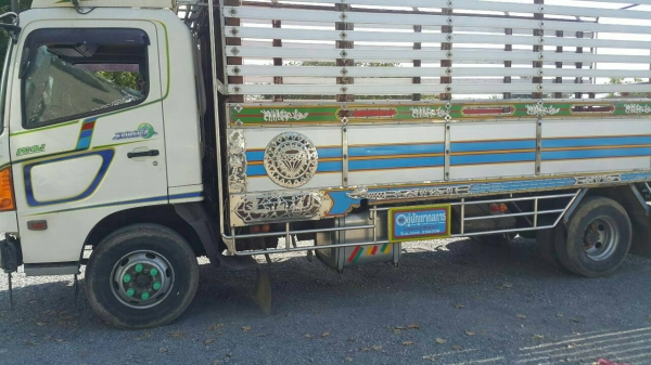 หกล้อ ฮีโน่ FC9J145ปี52 ซี่รี่ 500 ช่วงยาว 5.50ม กะบะมีเนียมทั้งลูก สภาพดีสวยบางเดิม ทะเบียนพร้อมโอน