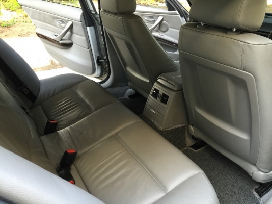 BMW 320i ปี 2006 ( รถศูนย์ ) รถมือเดียว อุปกรณ์ครบ เอกสารพร้อมโอน