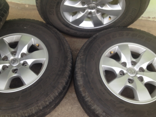 ขายล้อ VIGO CHAMP 16 พร้อมยางบริสโตน 265 70 16 ปี 13 ขายล้อ VIGO CHAMP 16 พร้อมยางบริสโตน 265 70 16 ปี 13