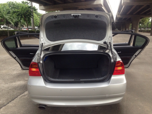 BMW 318i ปี 2009 รถมือเดียวออกศูนย์ไทย สภาพนางฟ้าสวยจัด อุปกรณ์ครบเอกสารพร้อมโอน BMW 318i ปี 2009 รถมือเดียวออกศูนย์ไทย สภาพนางฟ้าสวยจัด อุปกรณ์ครบเอกสารพร้อมโอน